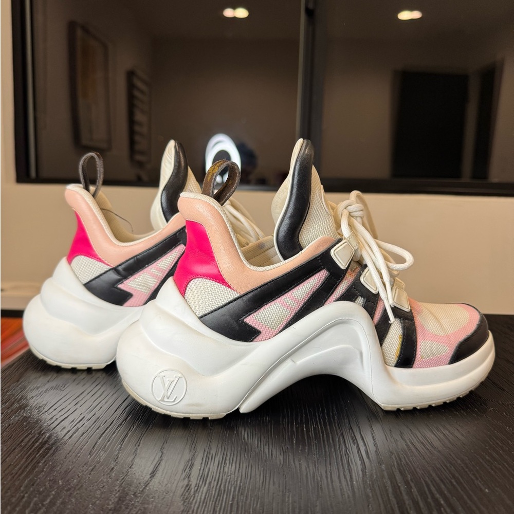 Louis Vuitton Pink and Black Sneakers with Modern Design size 37 - Picture 2 of 4